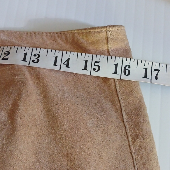 Danier Faux Suede Tan Scalloped Mini Skirt - Picture 9 of 9